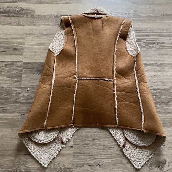 Suede Fur Vest - Picture 4 of 4